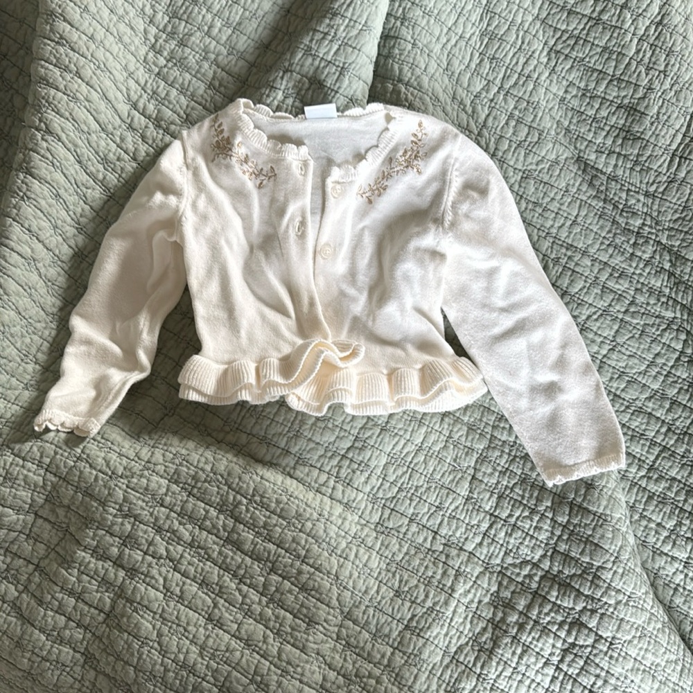 Edgehill size 18month cream sweater with gold thread leaves no stains